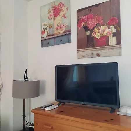 Dinas Studio With Terrace And Wonderful Views アパート コス・タウン